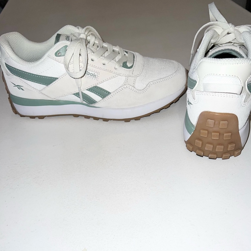 Reebok Women's Drive Sneakers White and Light Green Comfort Footbed Shoes Sz 8 - Picture 6 of 7